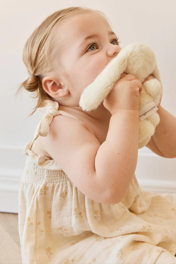 Snuggle Bunnies - Little Penelope