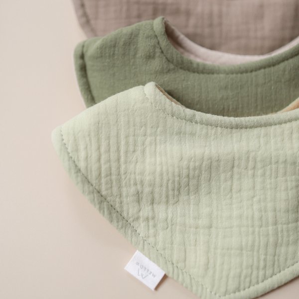 Reversible Dribble Bib Set