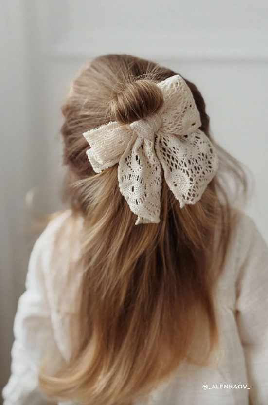 Lili Bow