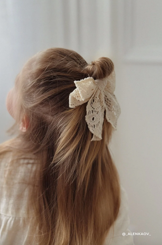 Lili Bow
